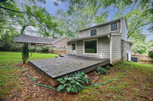 Building Photo - 183 Locust St NE