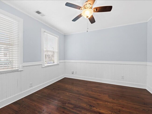 Building Photo - 2 Bedroom, 2 Bath Home with ADU Downtown Charleston!