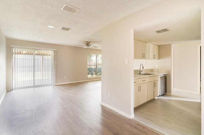 Building Photo - 19414 Leafwood Ln