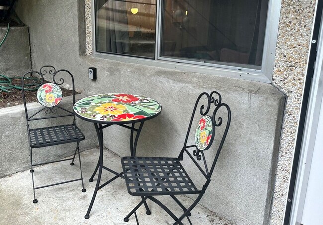 Building Photo - 3202 15th Ave W