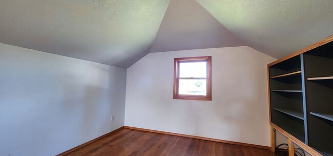 Building Photo - Charming 4 Bed, 2 Bath Home in Spokane! *S...