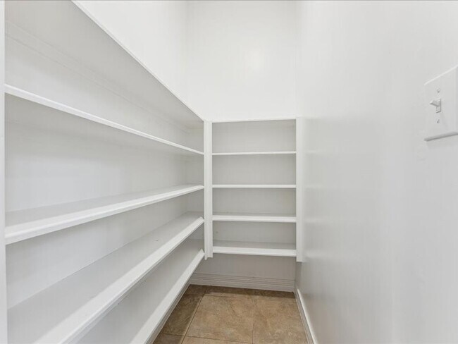 Building Photo - 11404 Island Manor St