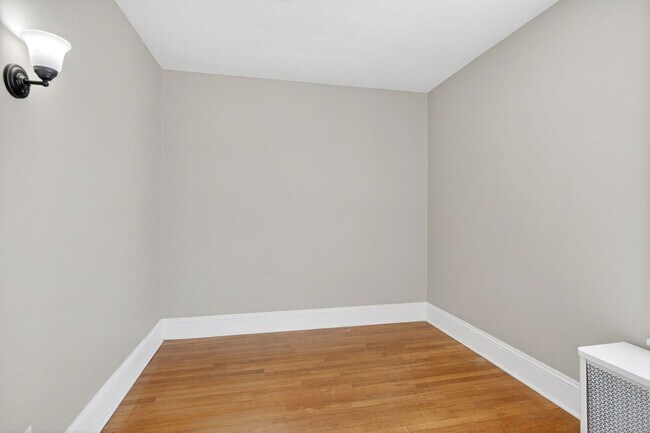 Building Photo - 93 Homestead Ave