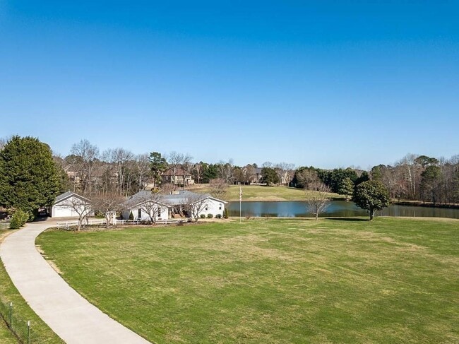 Primary Photo - 882 Auburn Rd