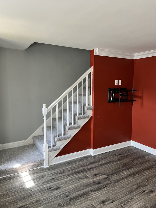 Building Photo - 3001 16th Rd S