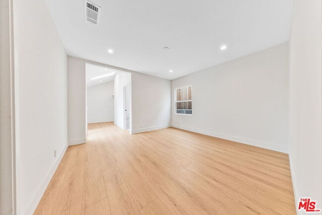 Building Photo - 5455 Harcross Dr