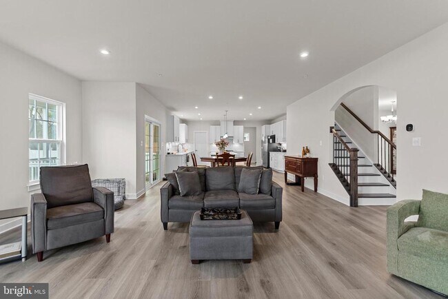 Building Photo - 12105 Empire Ln