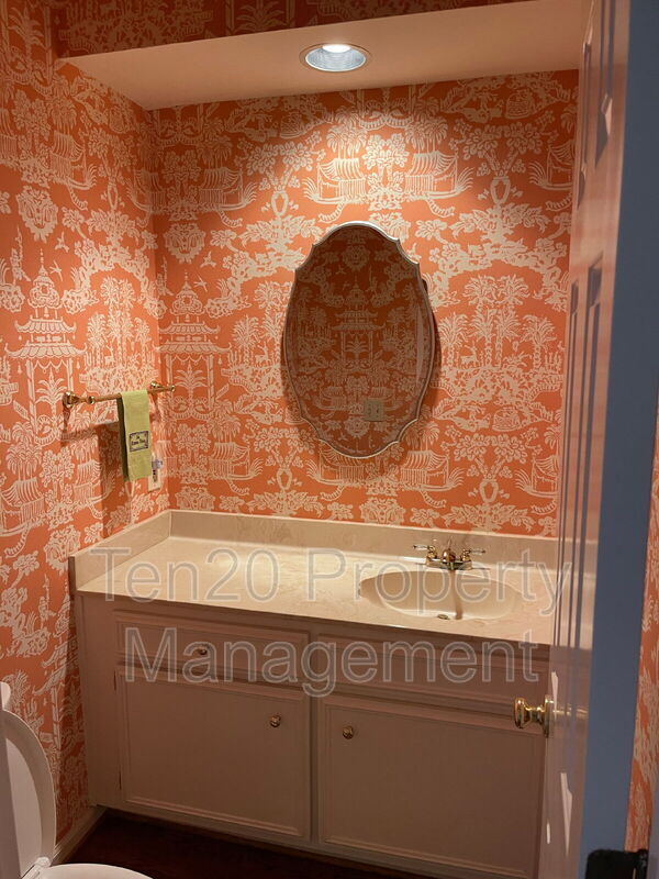 Building Photo - 1544 Glencoe Dr