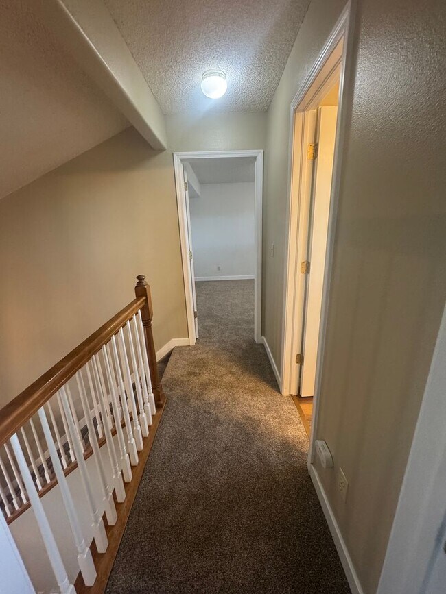 Building Photo - 3 bedroom home in Wagon Trails with commun...