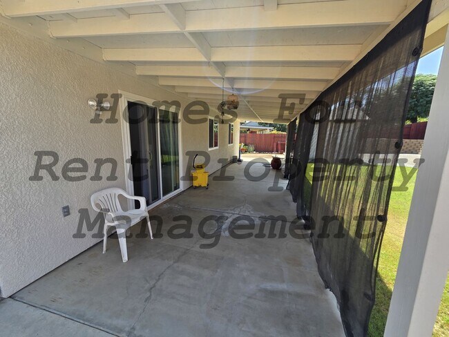 Building Photo - 541 Willow St