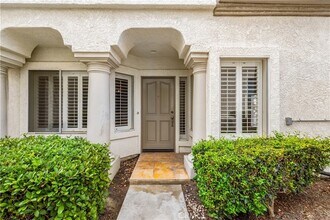 Building Photo - 61 Tennis Villas Dr