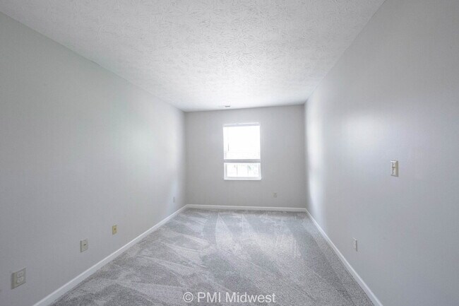 Building Photo - 8802 Benjamin Ln