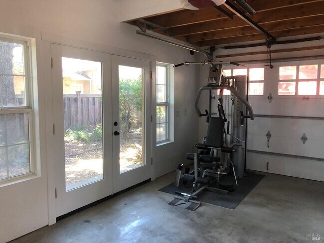 Building Photo - 334 Ridgway Ave