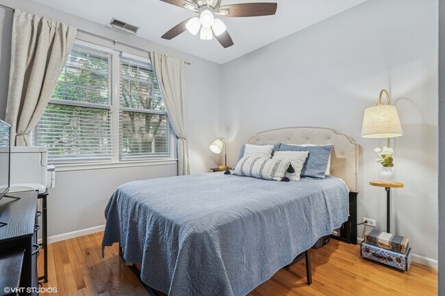 Building Photo - 301 W Goethe St