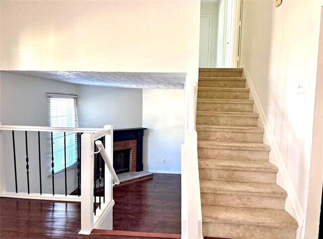 Building Photo - 170 Arborfield Way