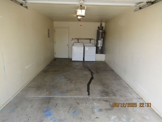 Building Photo - 2469 Armour Ave