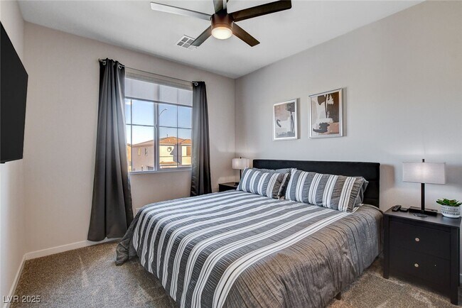 Building Photo - 871 Benning St