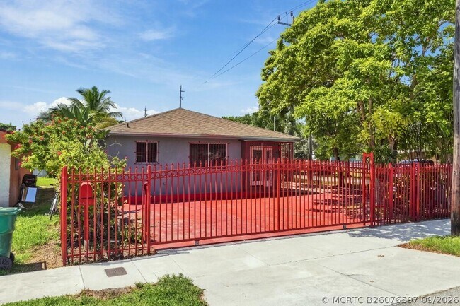Building Photo - 4952 NW 21st Ave