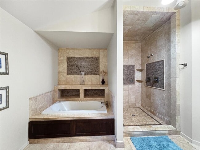 Building Photo - 4407 Curve Ave