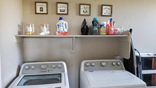 Building Photo - 2248 E Ottawa Ln