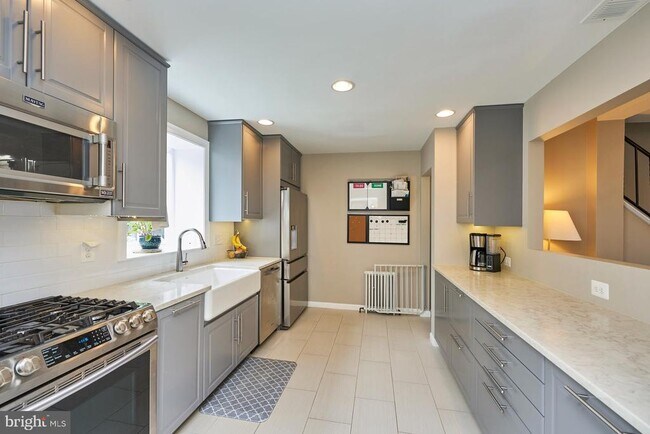 Building Photo - 247 Tennessee Ave