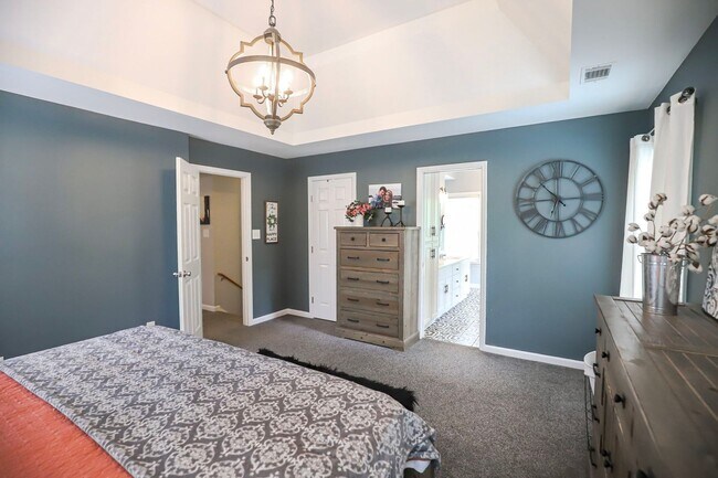 Building Photo - 5804 Lanatte Ln