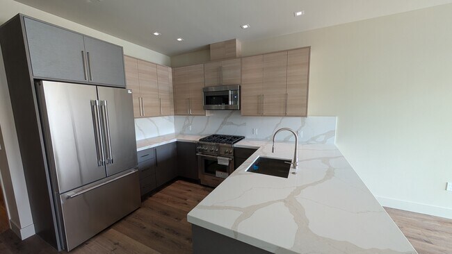 Primary Photo - Rhine House Lofts