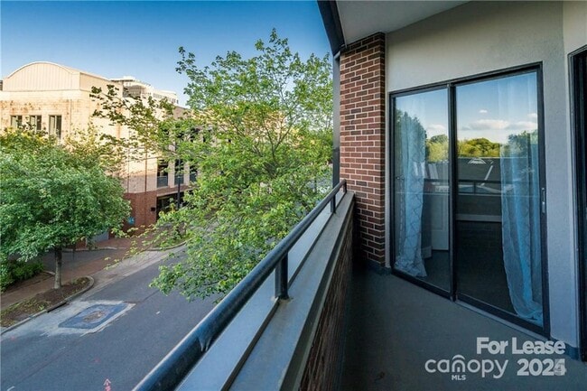 Primary Photo - 224 N Poplar St