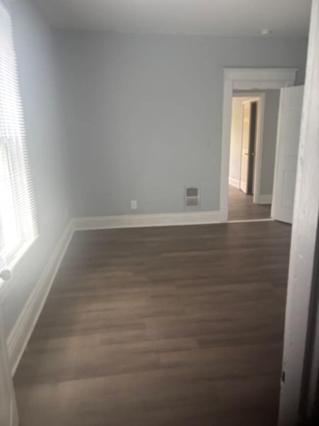 Building Photo - Newly Renovated 3-bedroom 2-bath house in ...
