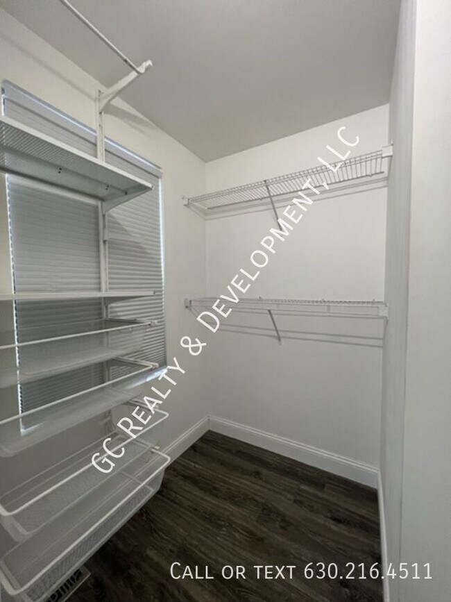 Building Photo - ***HIGHPOINT COMMUNITY / GORGEOUS UPDATED ...