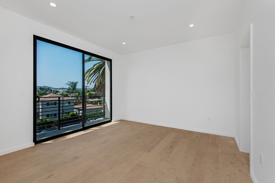 Building Photo - 2015 S Redondo Blvd