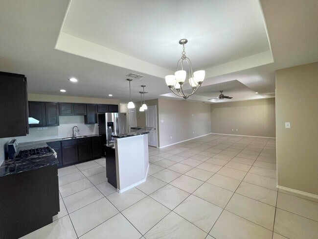 Building Photo - 5306 Hacienda Ln