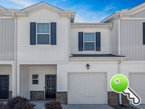 Building Photo - Beautiful 3 Bed / 2.5 Bath Home with Garage in Simpsonville