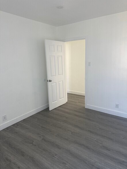 Building Photo - 1214 S Temple Ave