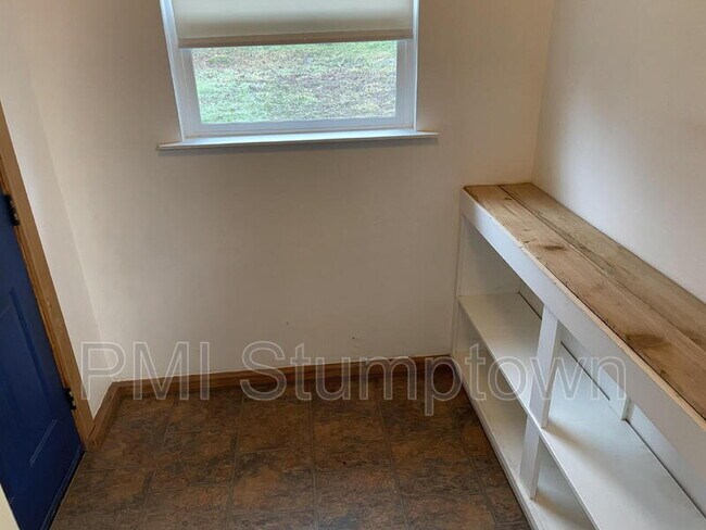 Building Photo - 6016 NE Alberta St