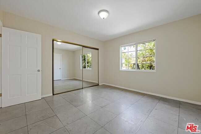 Building Photo - 5038 Hesperia Ave