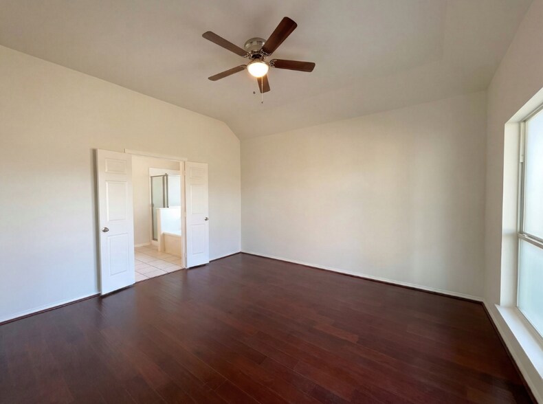 Building Photo - 200 Rippling Creek Ln