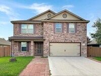 Building Photo - Spacious 5-Bedroom Retreat with Oversized ...