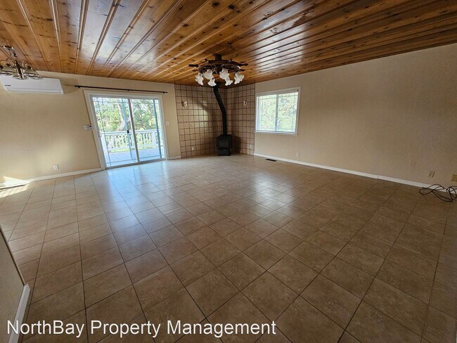 Building Photo - 3 br, 2 bath House - 19352 Deer Hill Rd