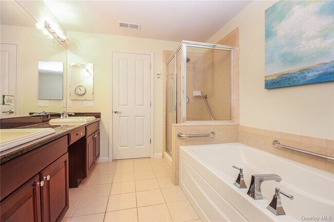 Building Photo - 213 Waterside Close