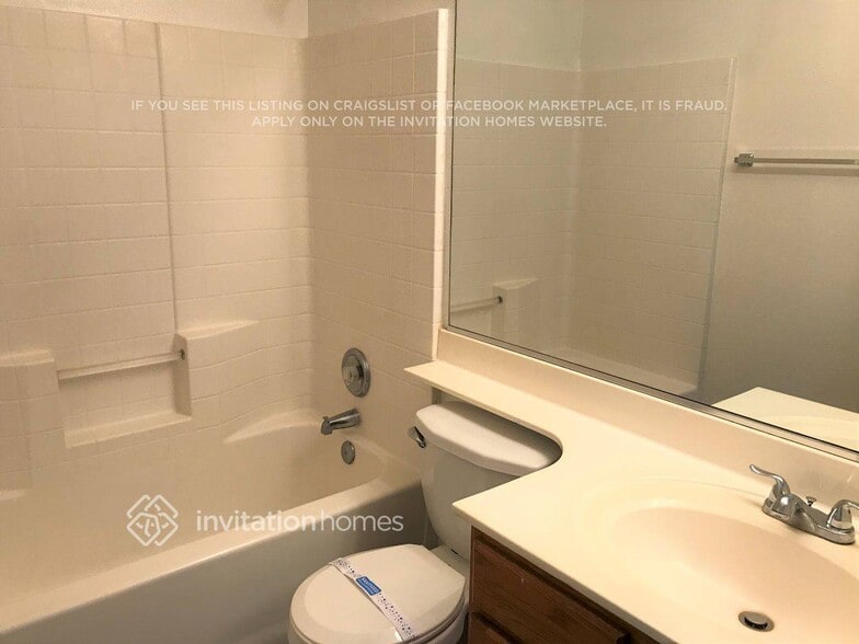 Building Photo - 16160 W Lincoln St