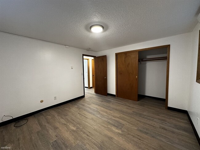 Building Photo - 1 br, 1 bath 4plex - 104 Philadelphia Stre...