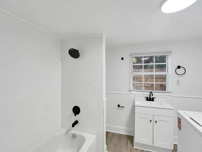 Building Photo - 2006 Texas Ave