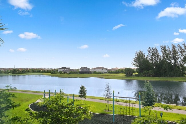 Building Photo - 4574 Longwood Lake Sq