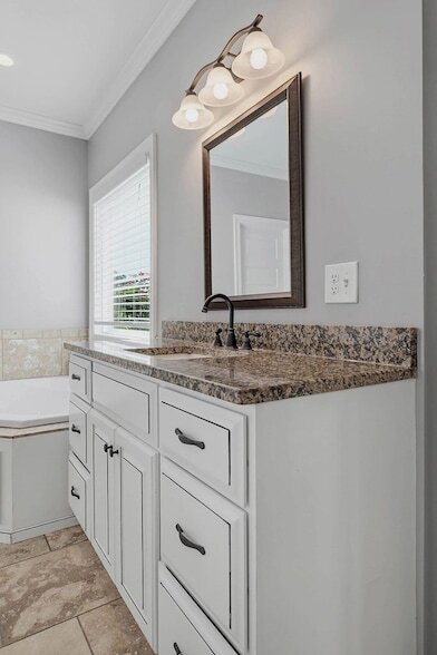 Building Photo - 128 Thistledown Dr