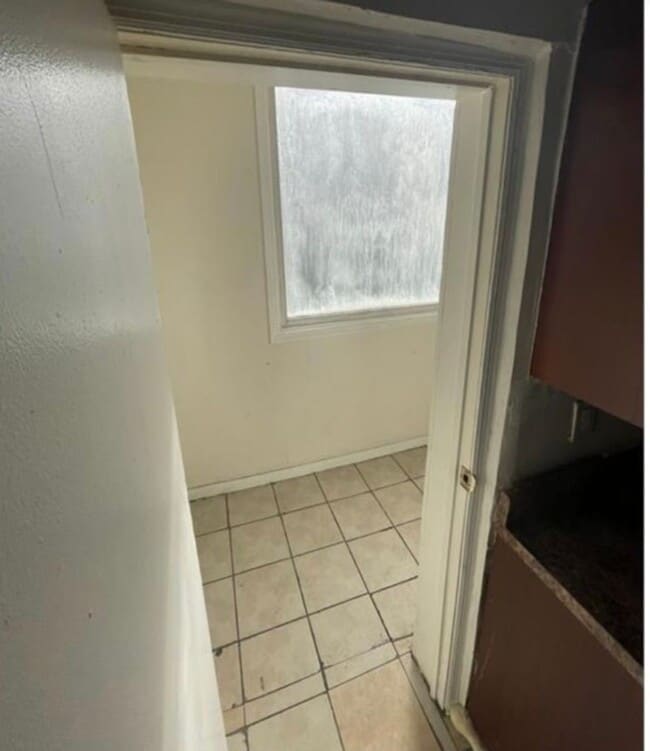 Building Photo - 3 Bedroom House for Rent