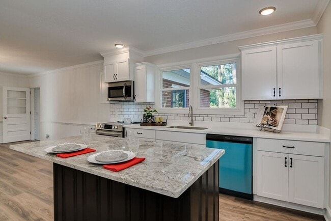 Building Photo - Renovated West Augusta Ranch - Coming July...