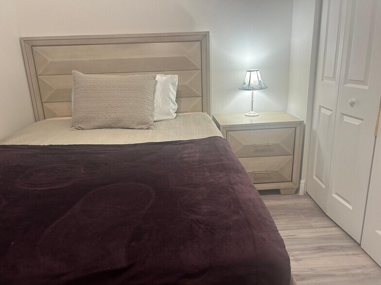 Building Photo - 1701 W Cluster Ave