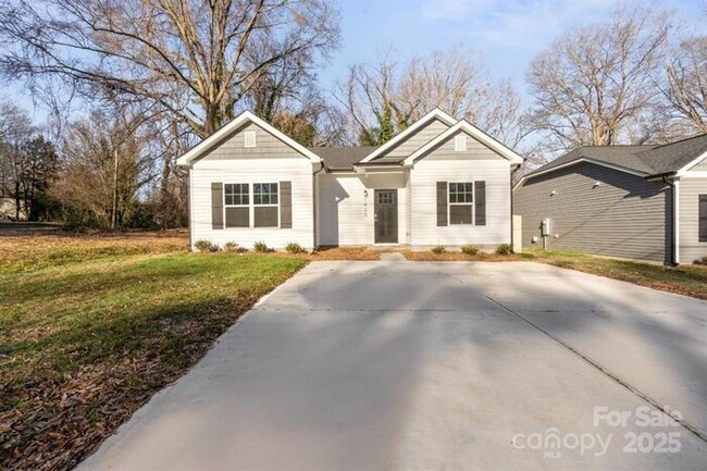 Primary Photo - New Home in Gastonia!