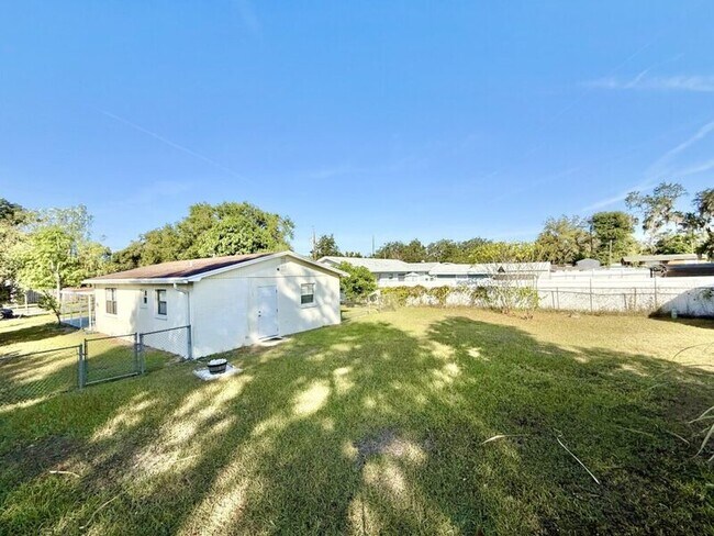 Building Photo - 1221 Jewel Ave